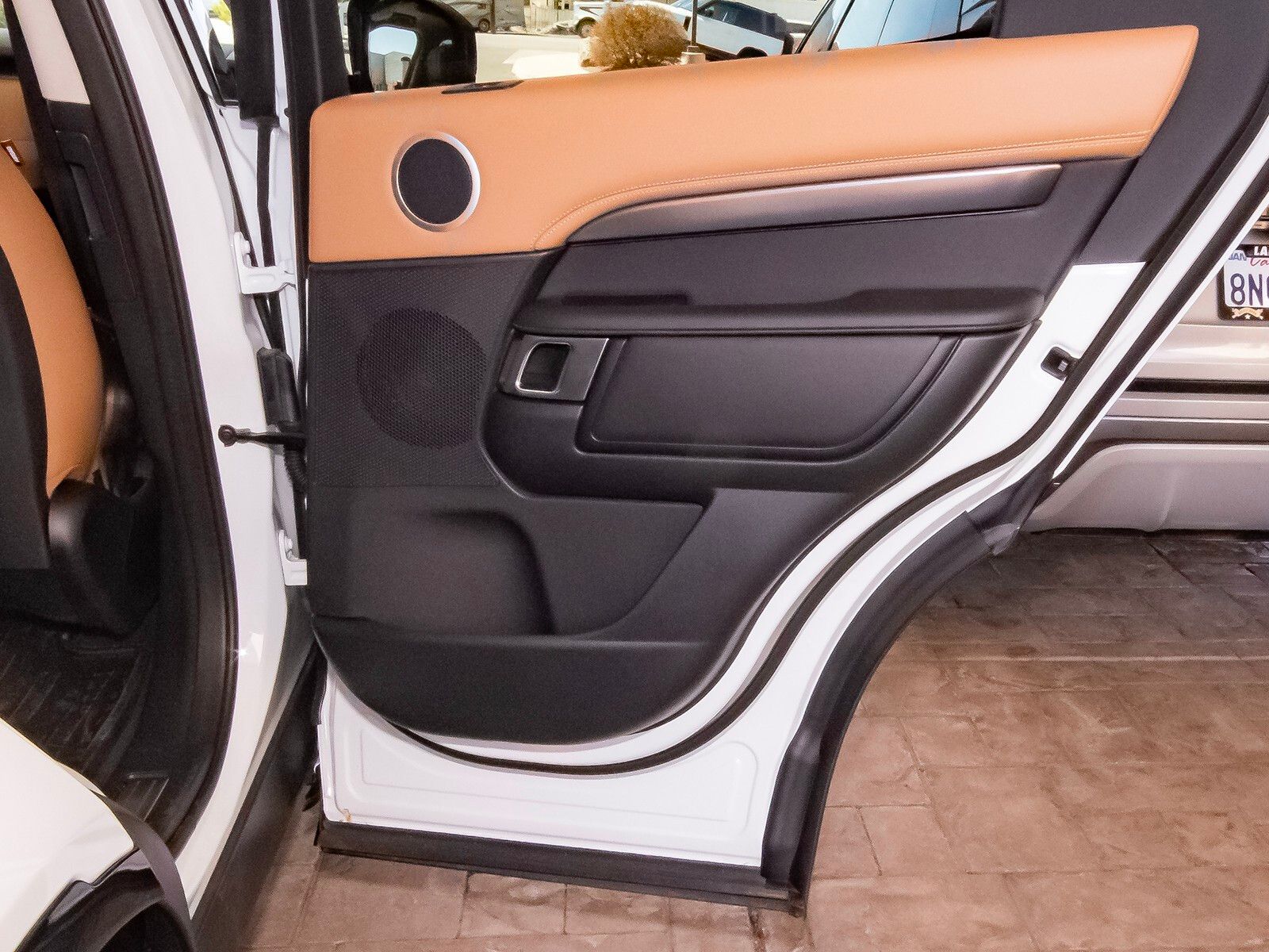2025 Land Rover Discovery Metropolitan Edition photo 46