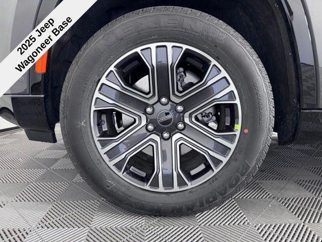 2025 Toyota RAV4 LE photo 11