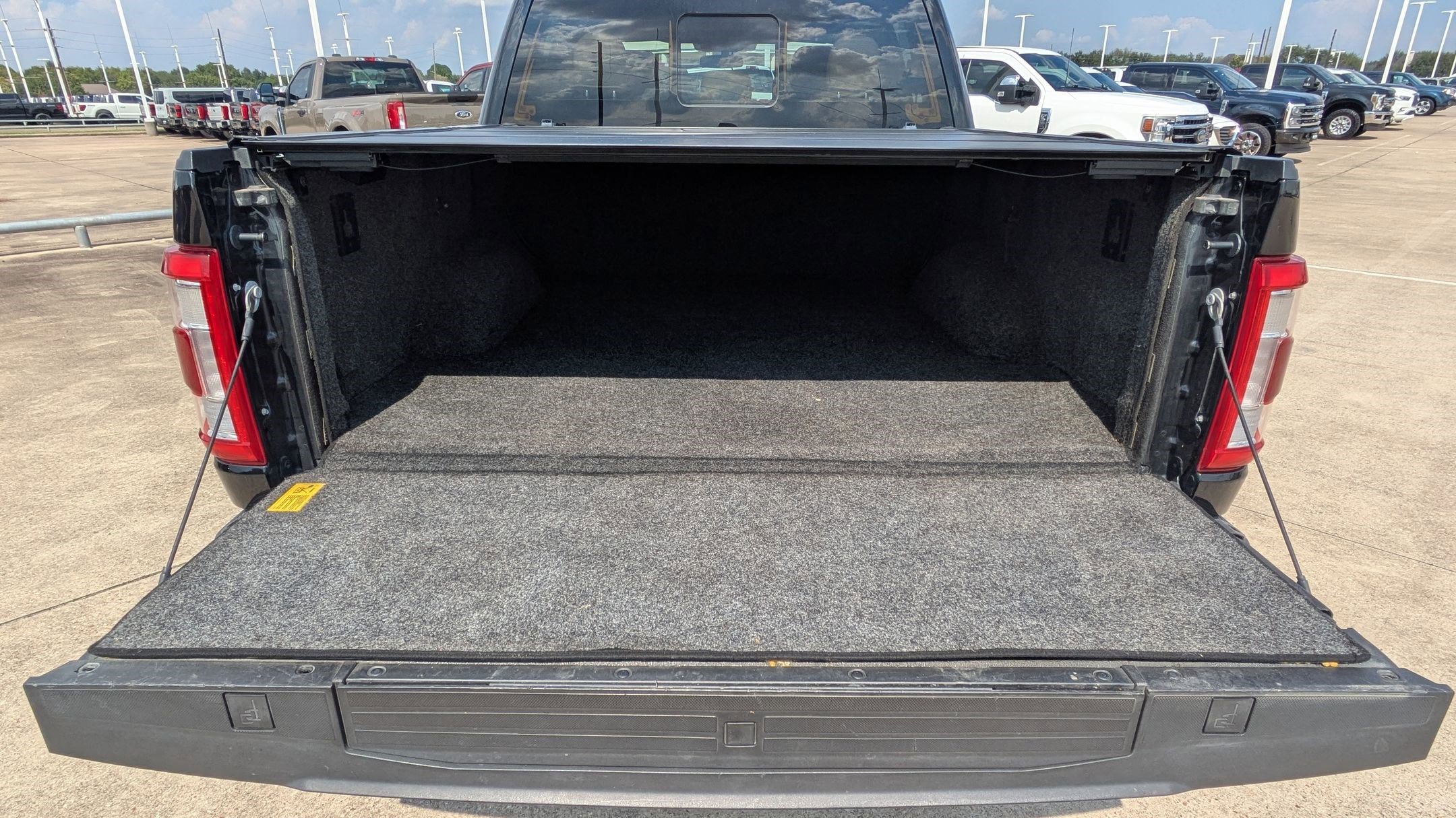 2021 Ford F-150 Lariat photo 29