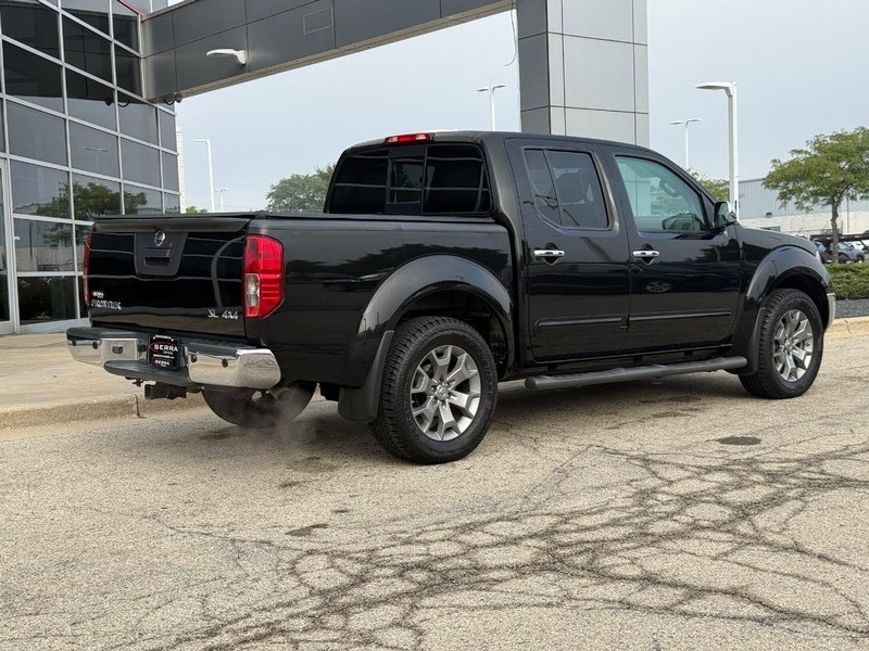 2019 Nissan Frontier SL photo 2