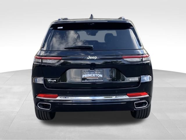 2025 Jeep Grand Cherokee Overland photo 4