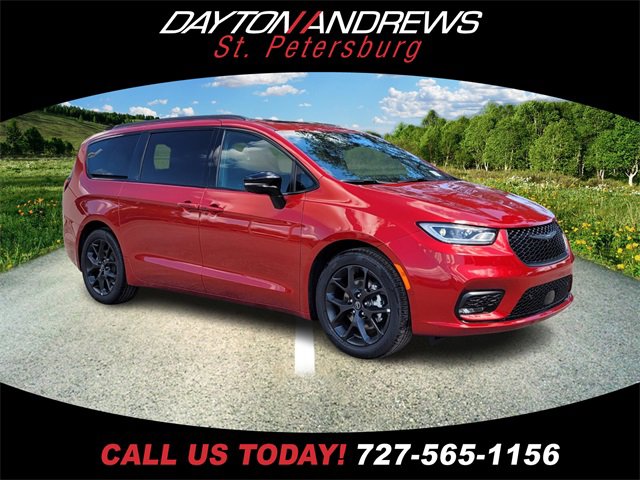 2026 Chrysler Pacifica Limited's photo