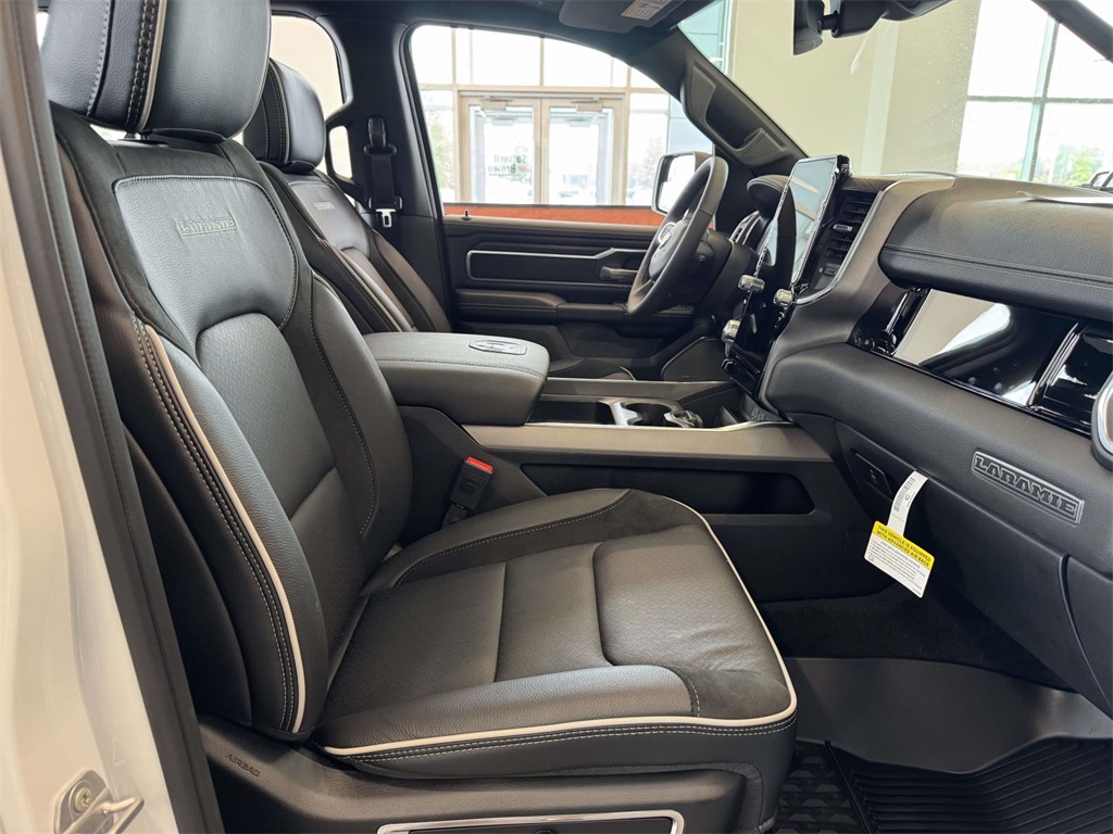 2025 Ram 1500 Laramie photo 17
