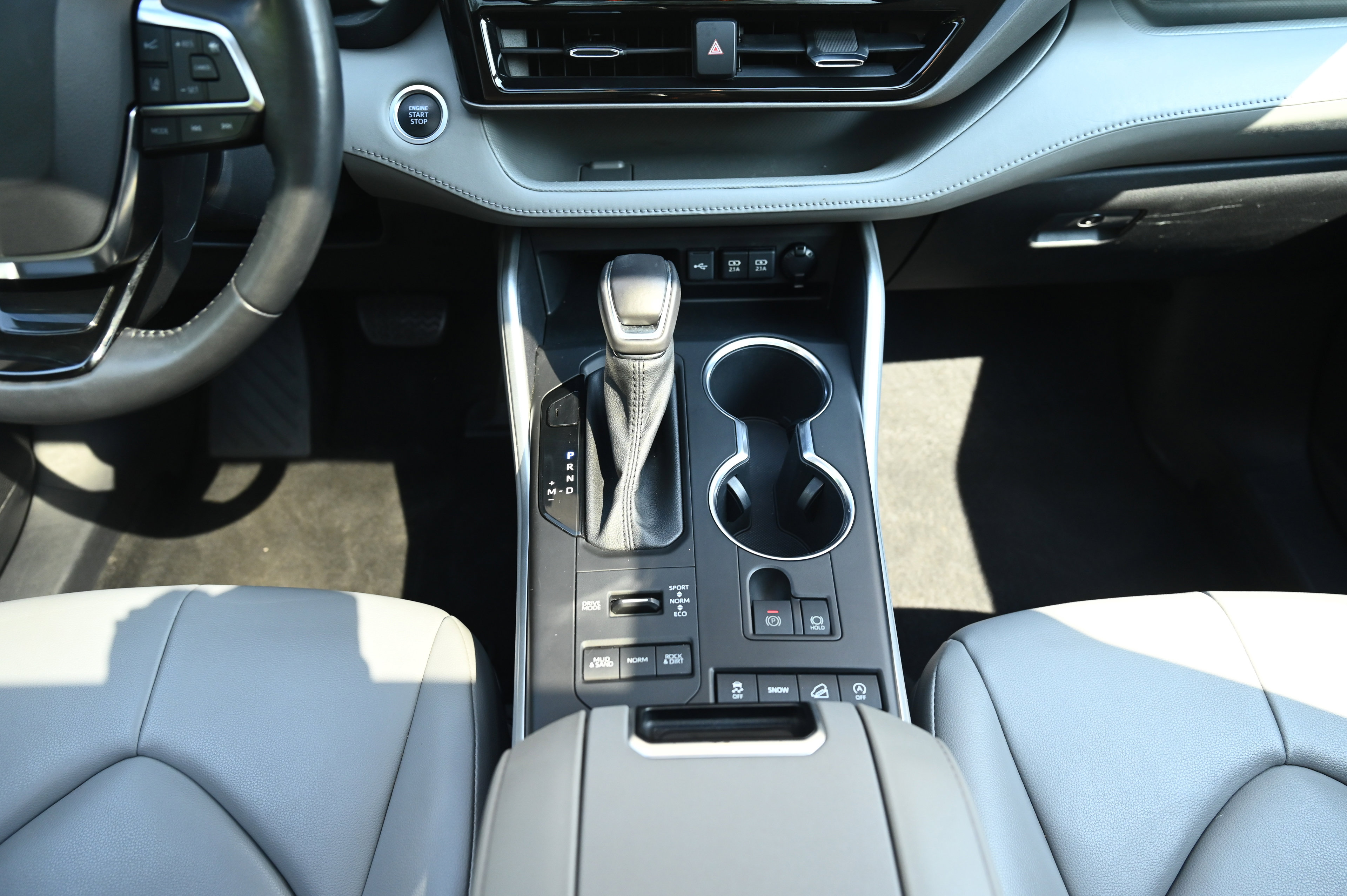 2021 Toyota Highlander XLE photo 37