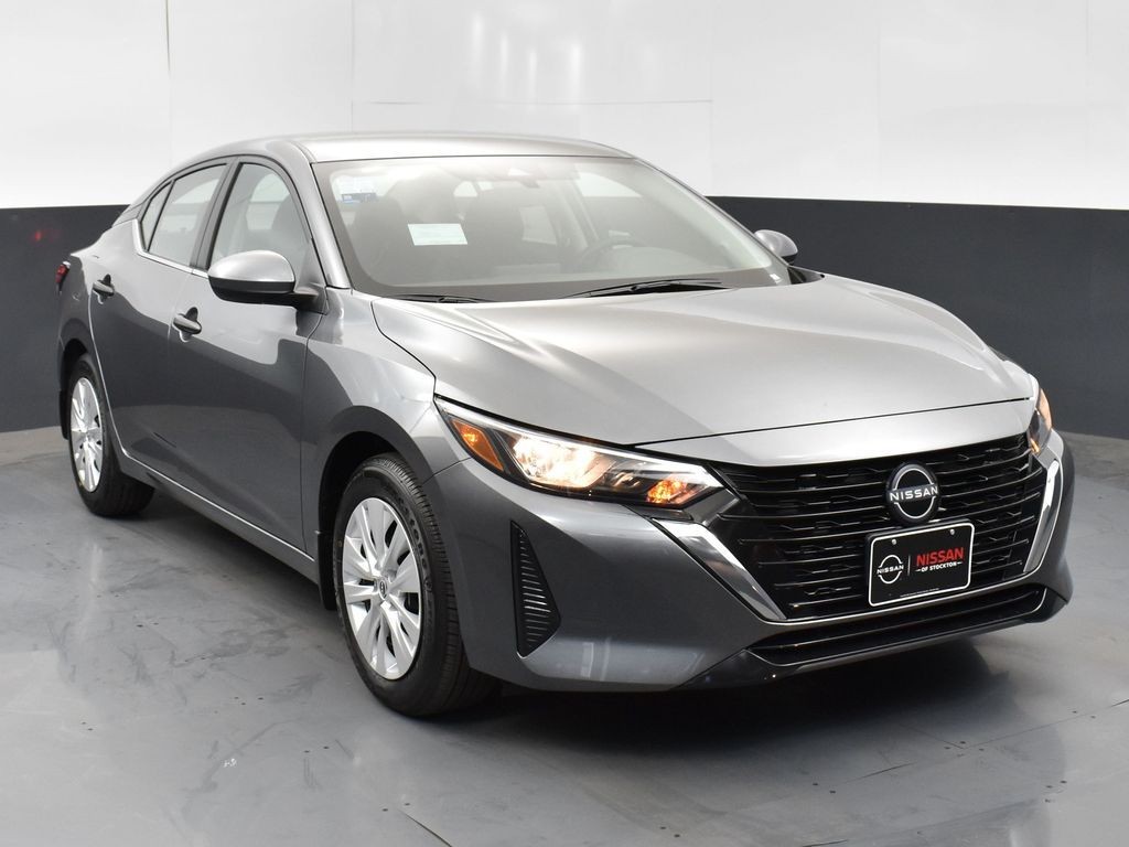 2025 Nissan Sentra S's photo