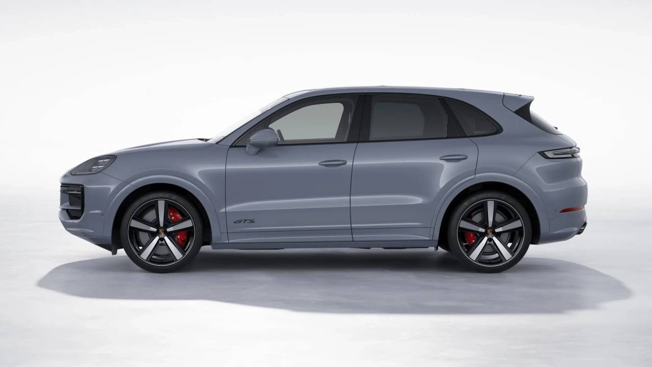 2026 Porsche Cayenne GTS photo 2