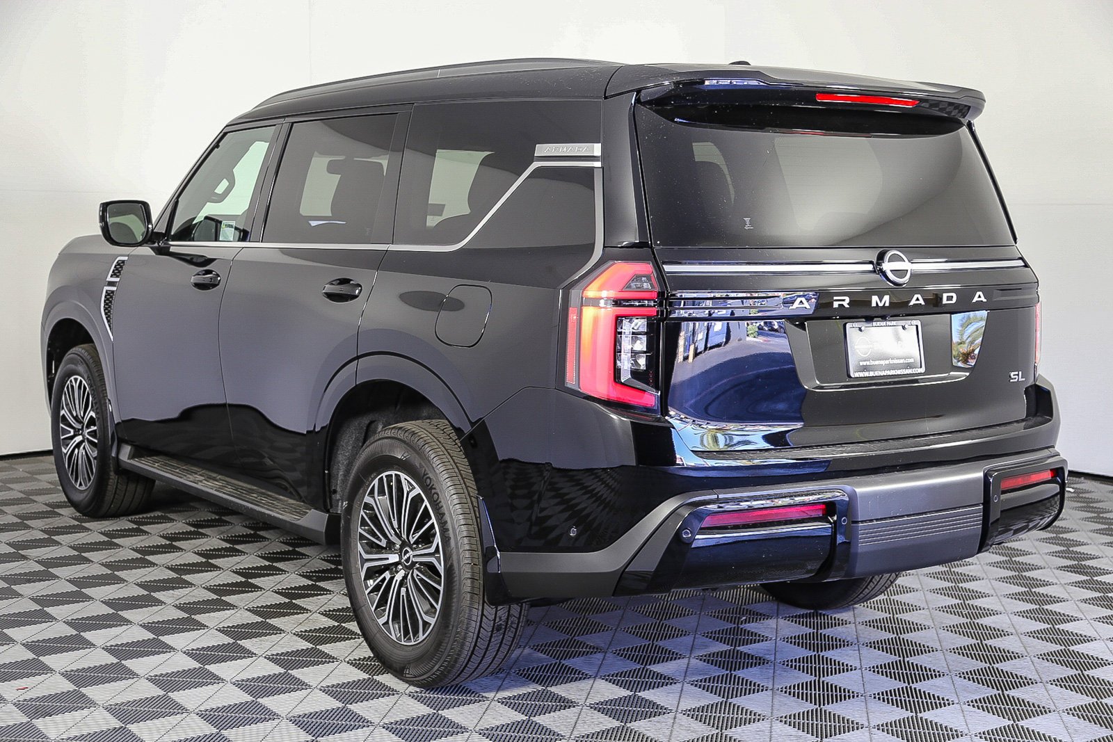 2025 Nissan Armada SL photo 6