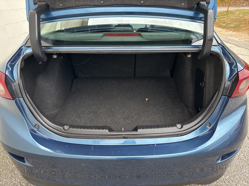 2018 Mazda Mazda3 Touring photo 4