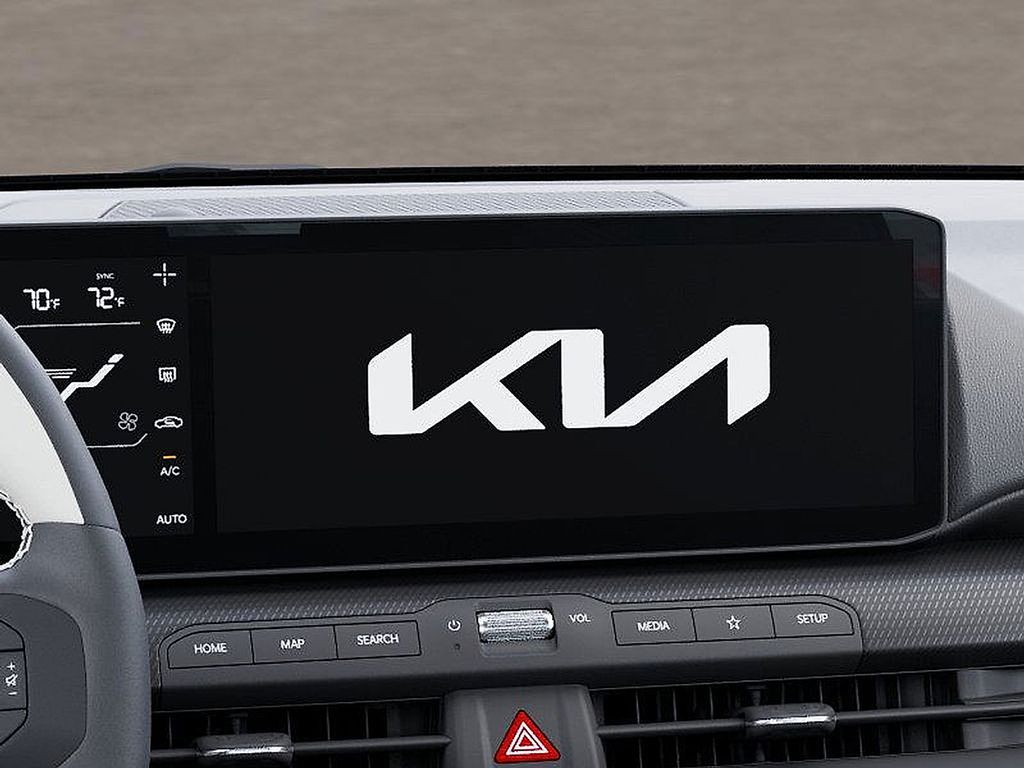 2025 Kia K4 GT-Line photo 18