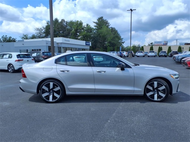 2024 Volvo S60 Recharge T8 Plus photo 20