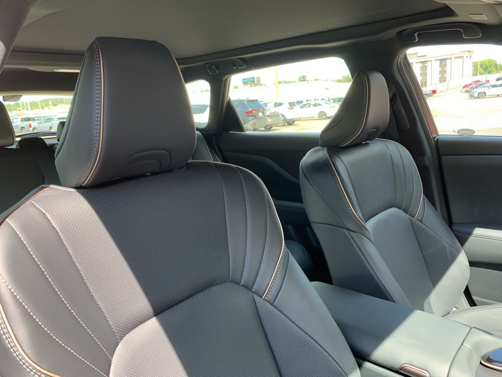 2025 Toyota Crown Signia Limited photo 15