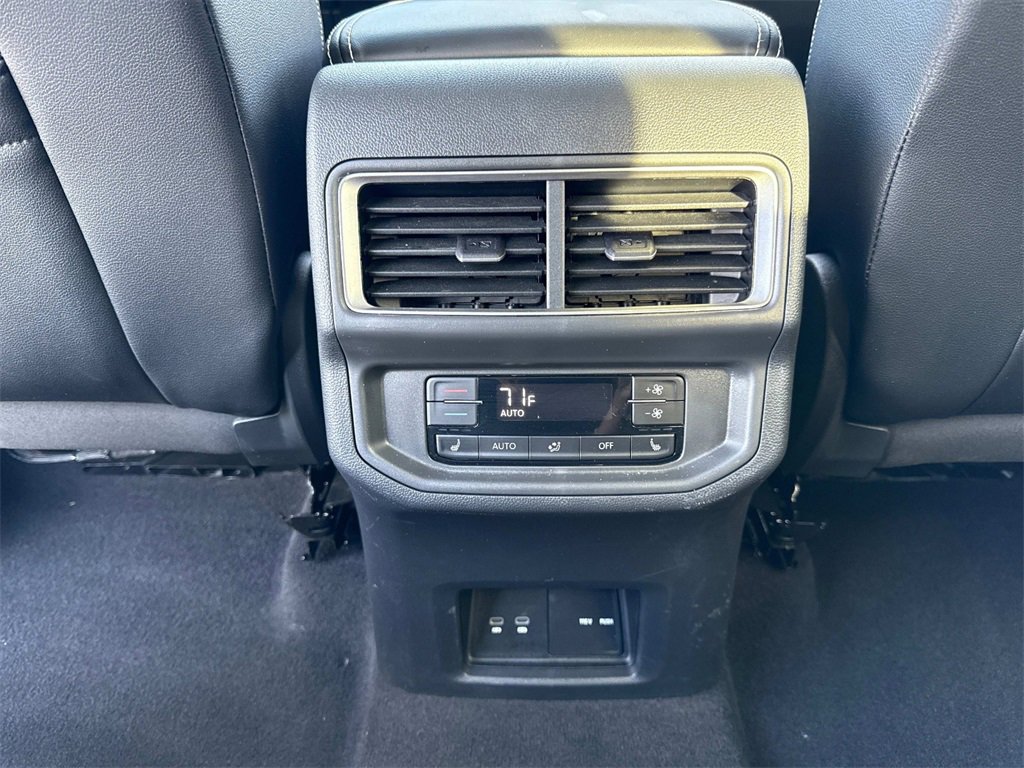 2024 Volkswagen Atlas SEL Premium R-Line photo 15