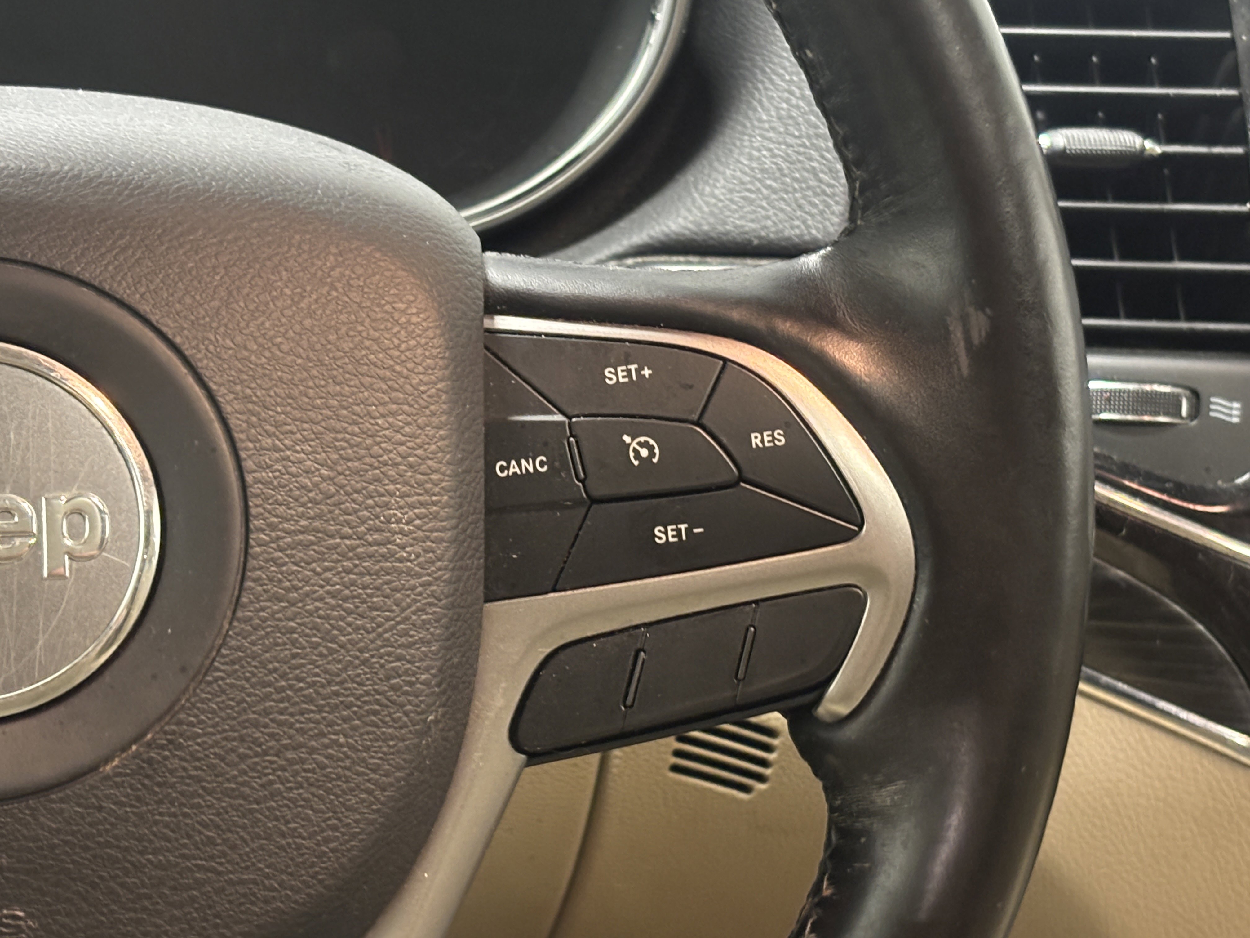 2020 Jeep Grand Cherokee Limited photo 9