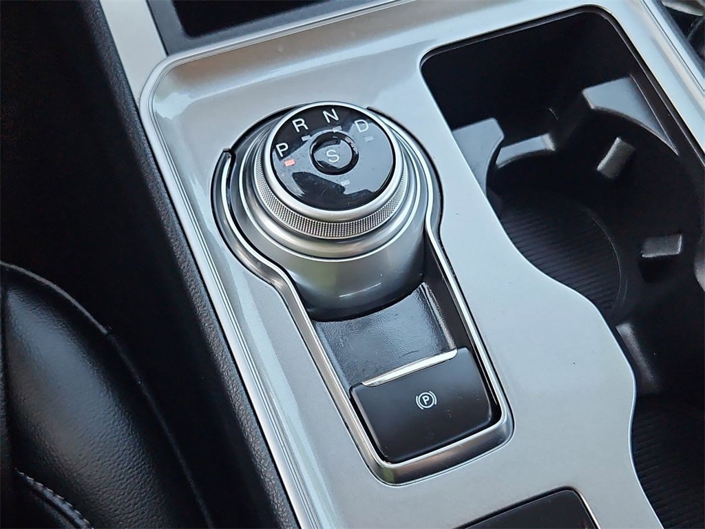 2023 Ford Edge SEL photo 17