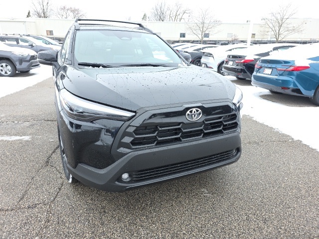 2026 Toyota Corolla Cross XLE's photo
