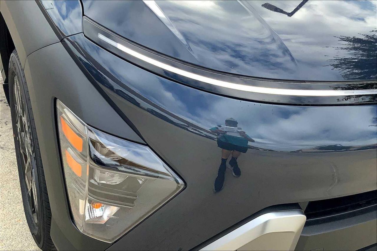 2026 Hyundai Kona SEL photo 12