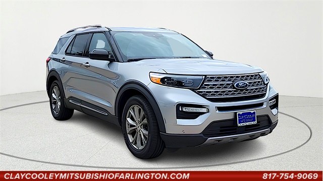 2023 Ford Explorer Limited's photo