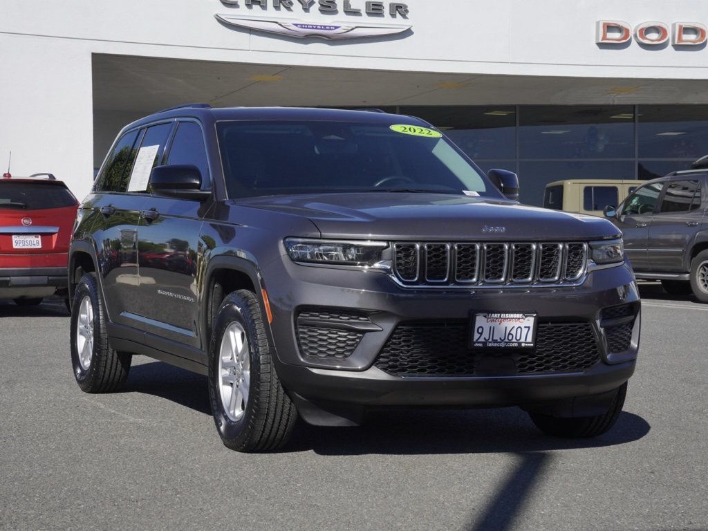 2022 Jeep Grand Cherokee Laredo's photo