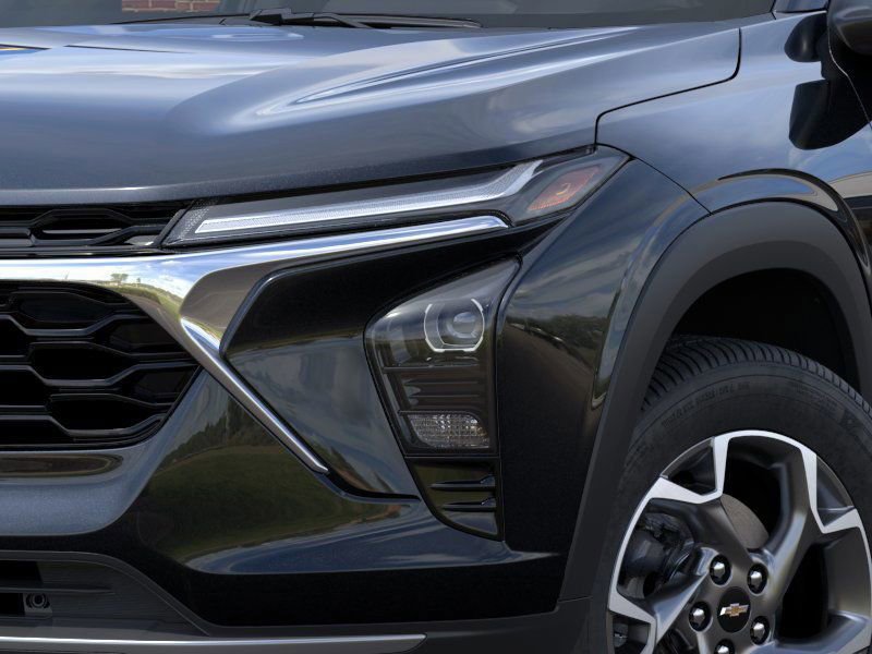 2026 Chevrolet Trax LT photo 2