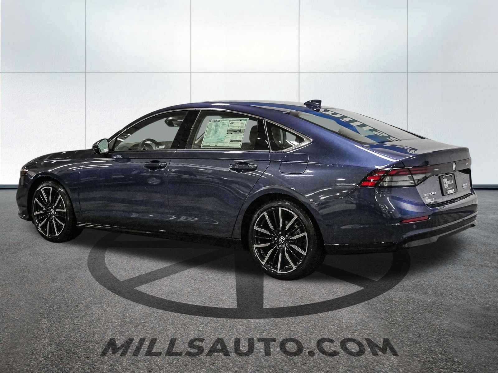 2025 Honda Accord Hybrid Touring photo 3