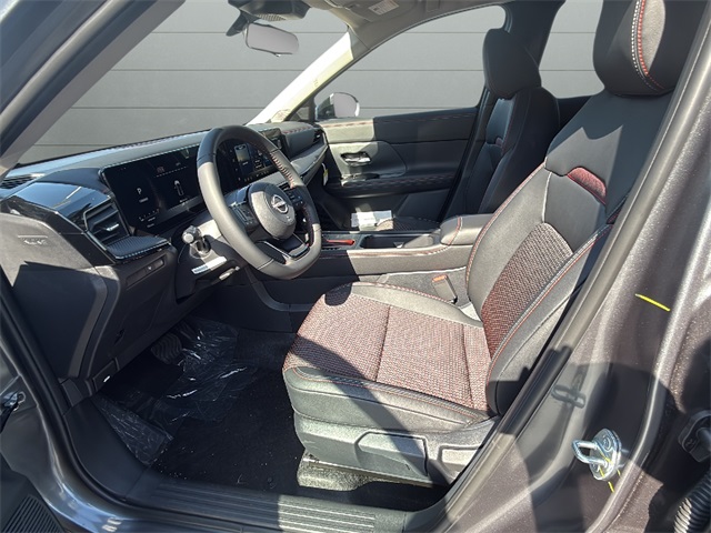 2026 Nissan Kicks SR photo 16