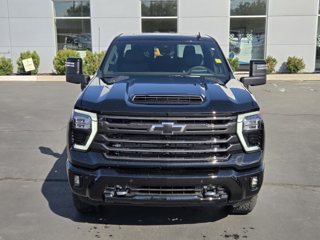 2026 Chevrolet Silverado 3500HD High Country photo 2