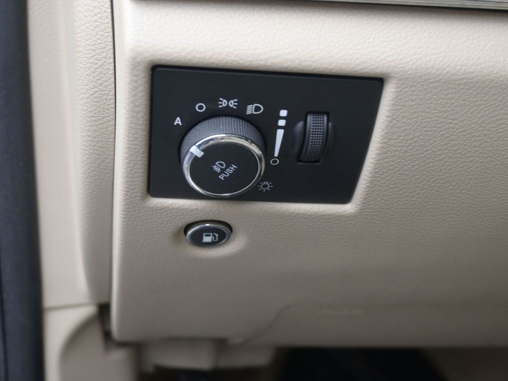 2020 Jeep Grand Cherokee Overland photo 19