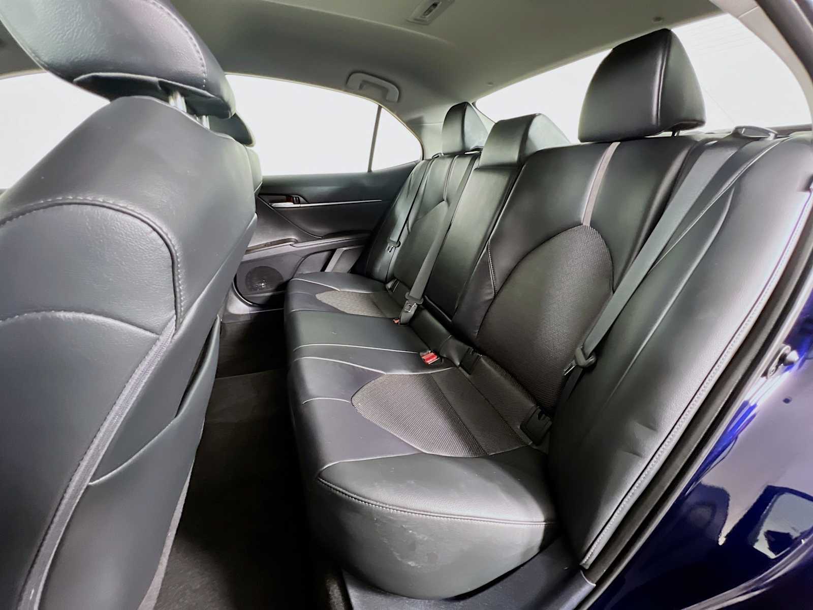 2022 Toyota Camry XLE photo 23