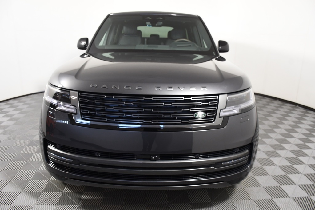 2025 Land Rover Range Rover SE photo 10