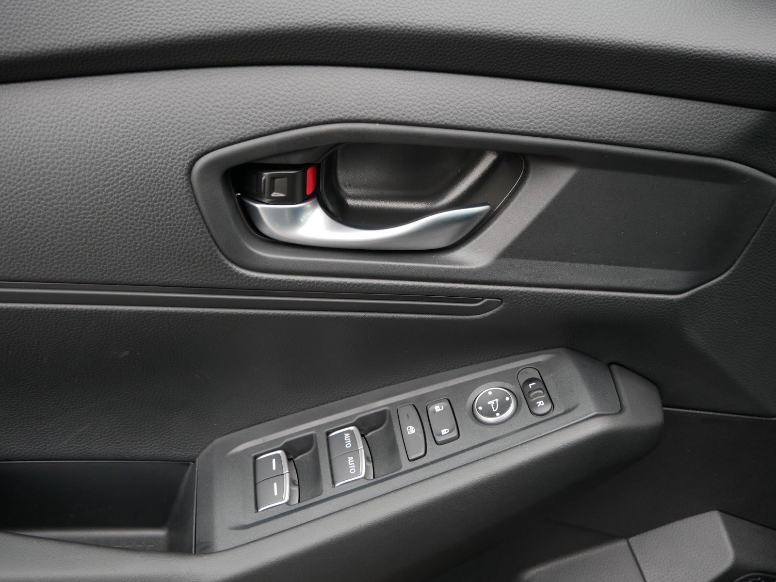 2025 Honda Accord LX photo 11