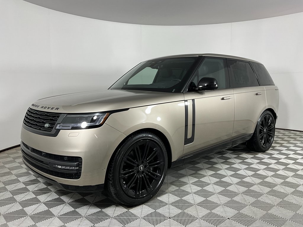 2025 Land Rover Range Rover SE's photo