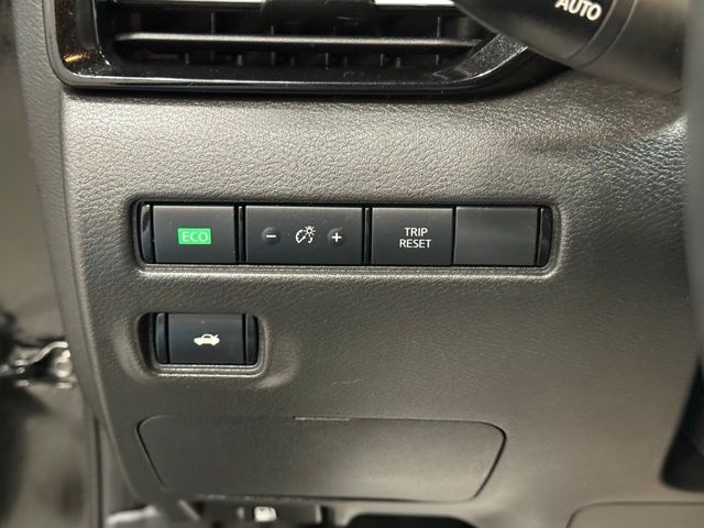 2023 Nissan Sentra SR photo 11
