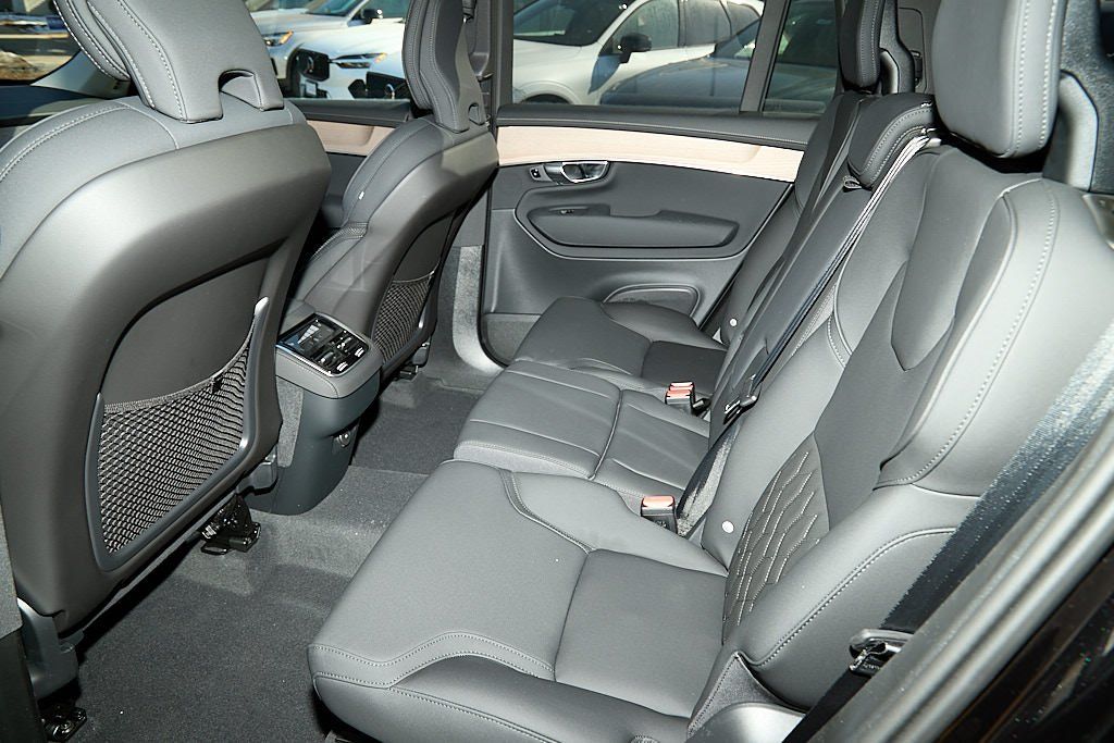 2026 VOLVO XC90 - Image 19