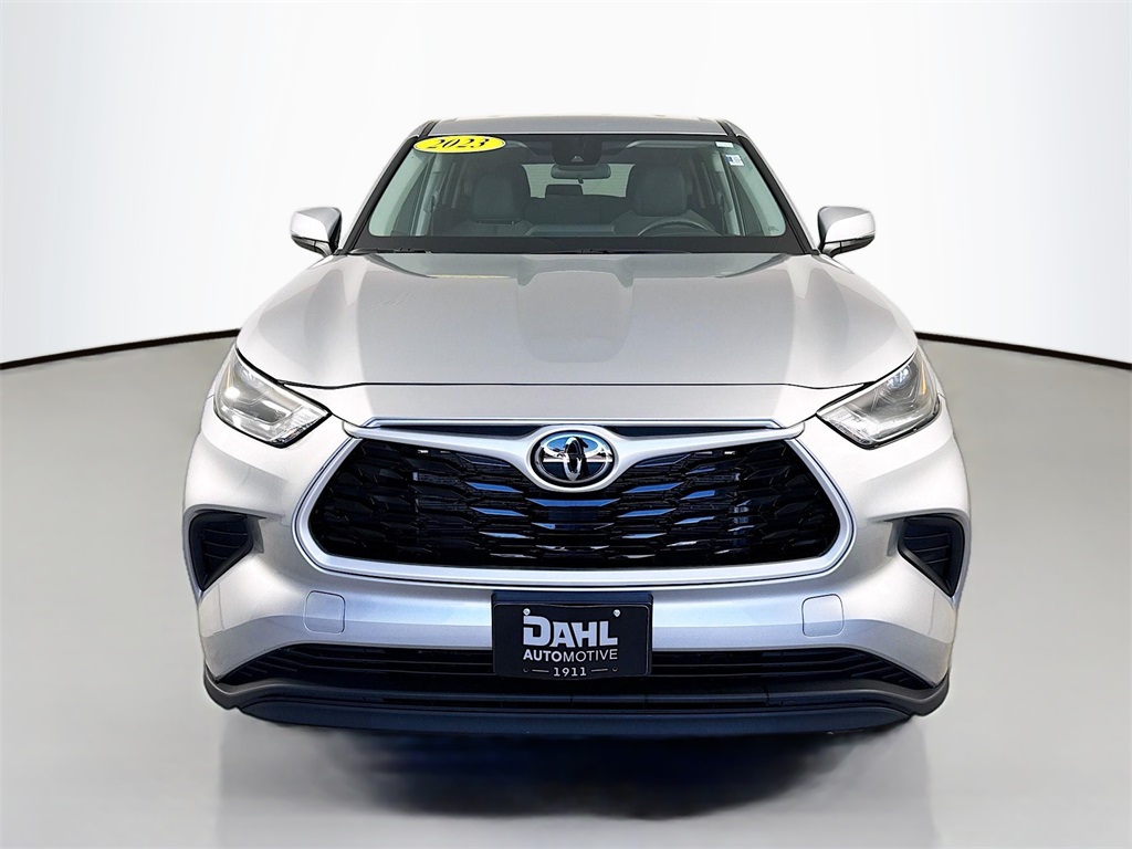 2023 Toyota Highlander L photo 12