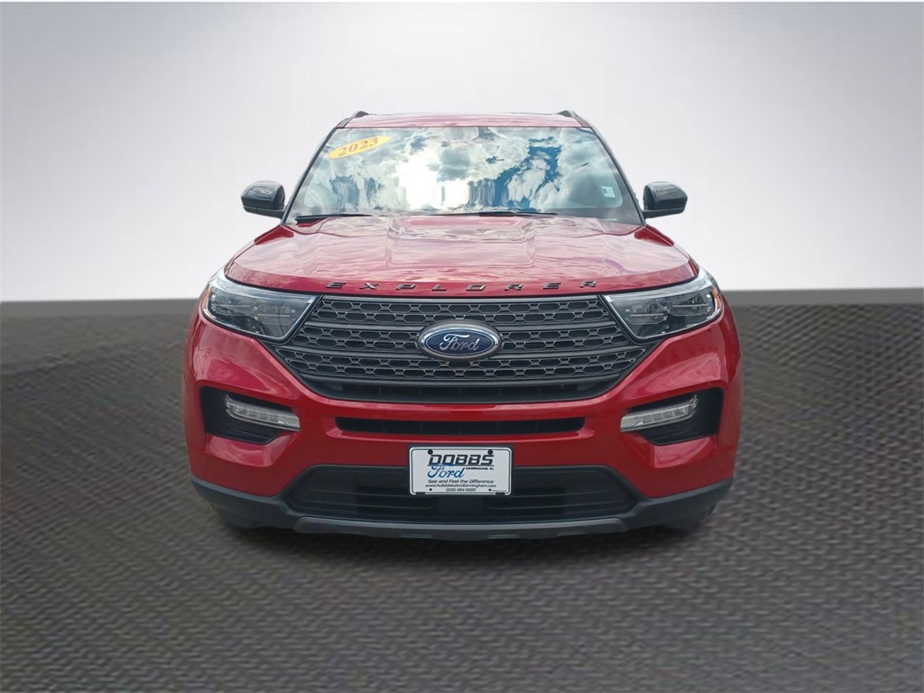 2023 Ford Explorer XLT photo 3