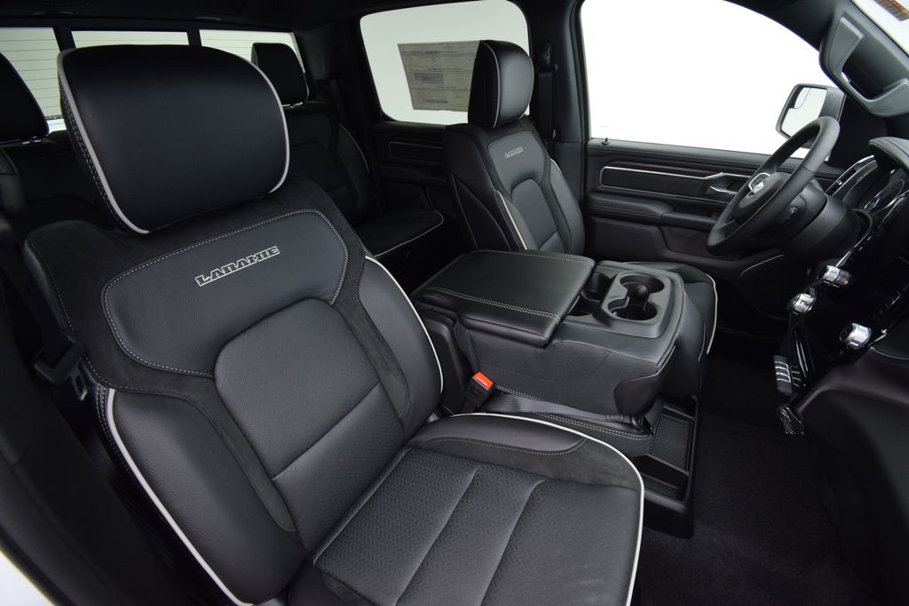 2025 Ram 1500 Laramie photo 13