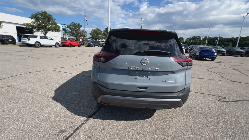 2023 Nissan Rogue SL photo 7