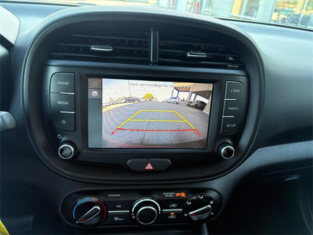 2023 Kia Soul LX photo 13