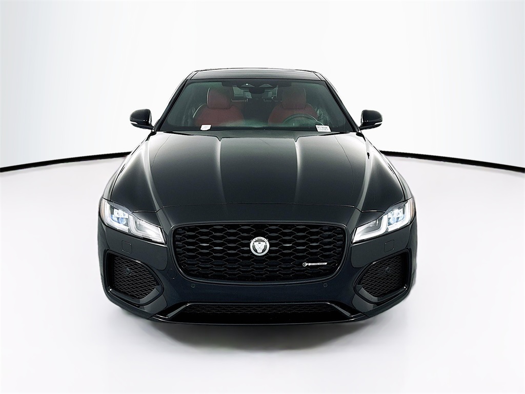New 2024 Black Jaguar R-Dynamic SE image 2