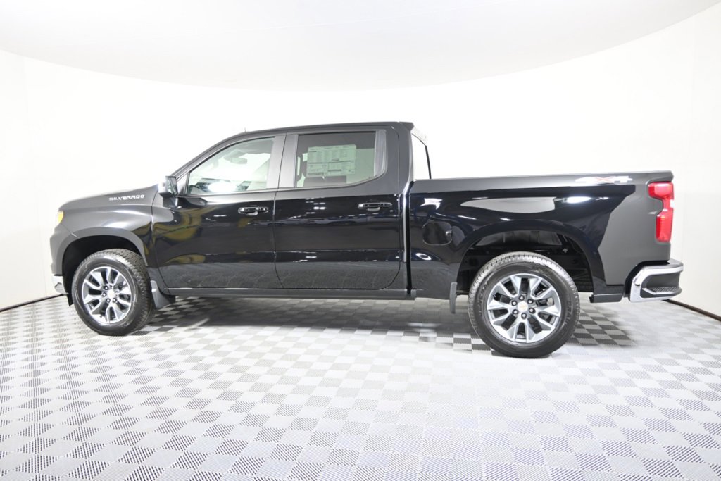 2025 Chevrolet Silverado 1500 LT photo 3