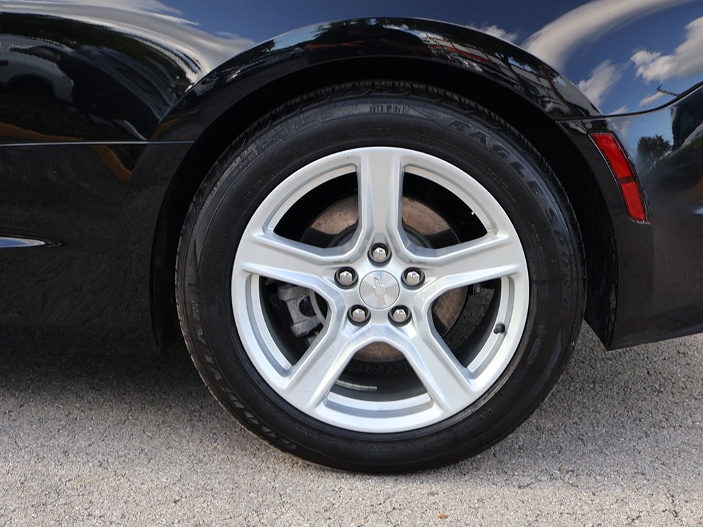 2023 Chevrolet Camaro 2LT photo 18
