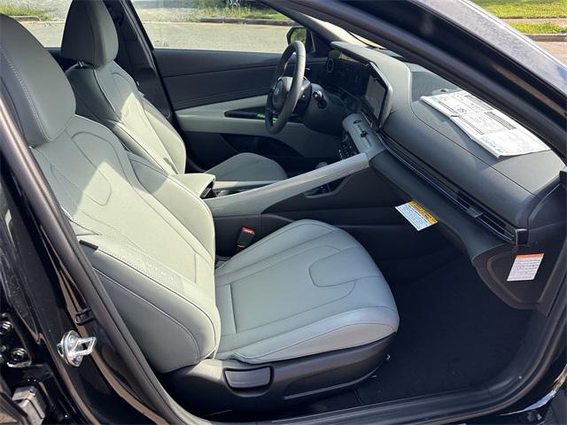 2025 Hyundai Elantra Hybrid Limited photo 12