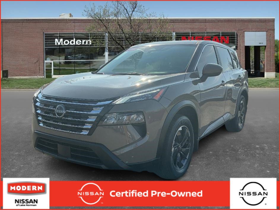 2024 Nissan Rogue SV's photo