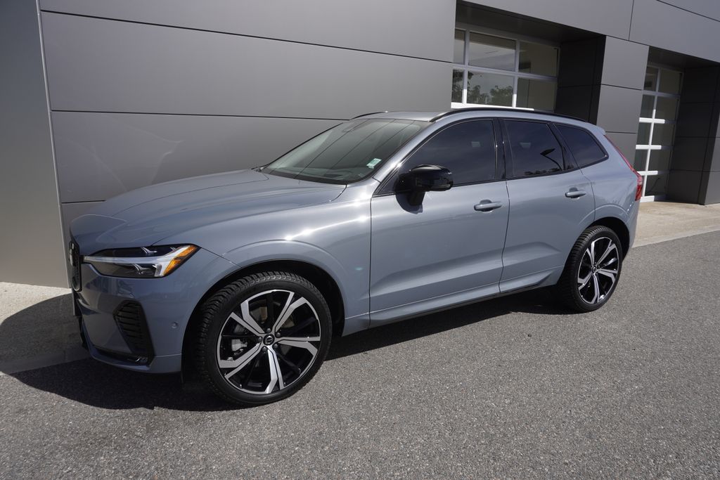 2023 Volvo XC60 Ultimate photo 3