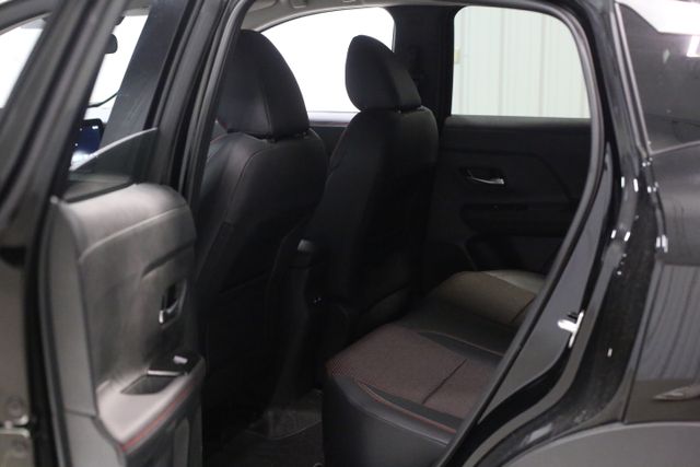 2025 Nissan Kicks SR photo 13
