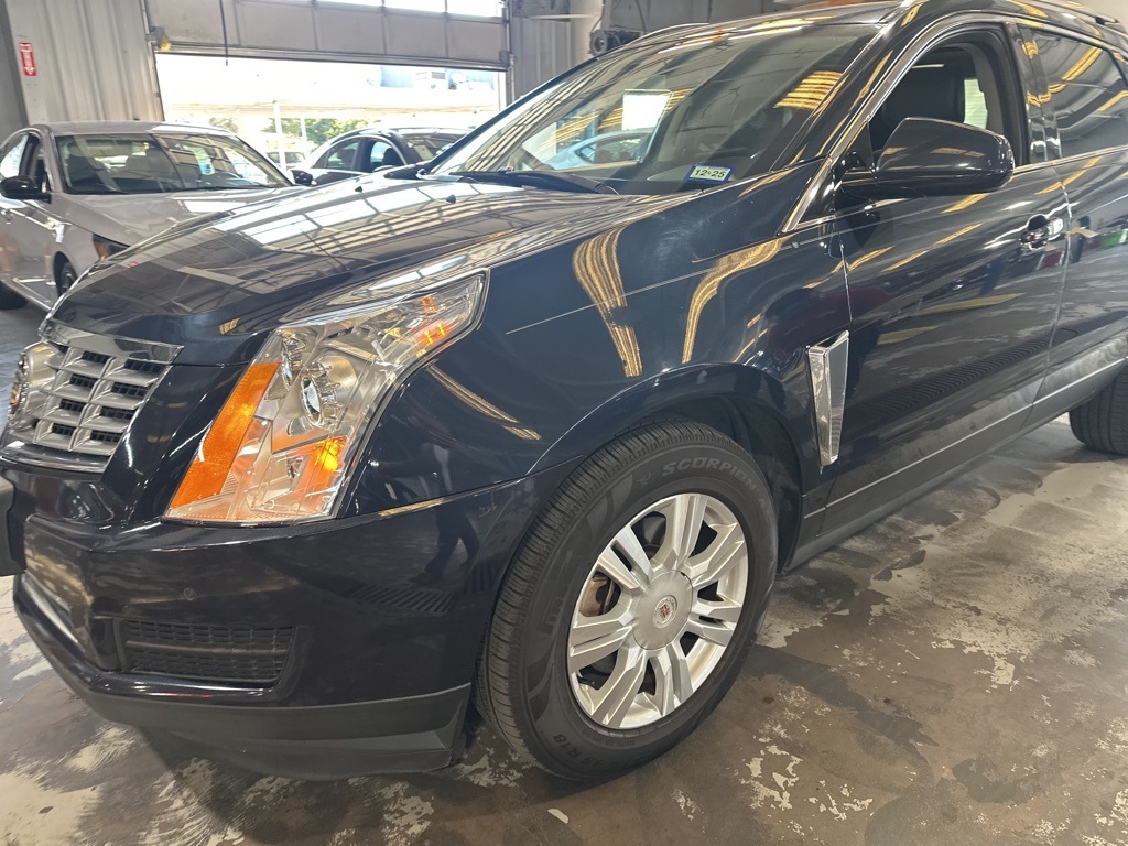 2015 Cadillac SRX Luxury photo 2