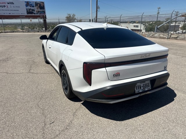 Used 2025 Snow White Pearl Kia EX image 13