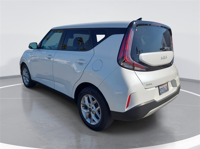 2023 Kia Soul LX S photo 3