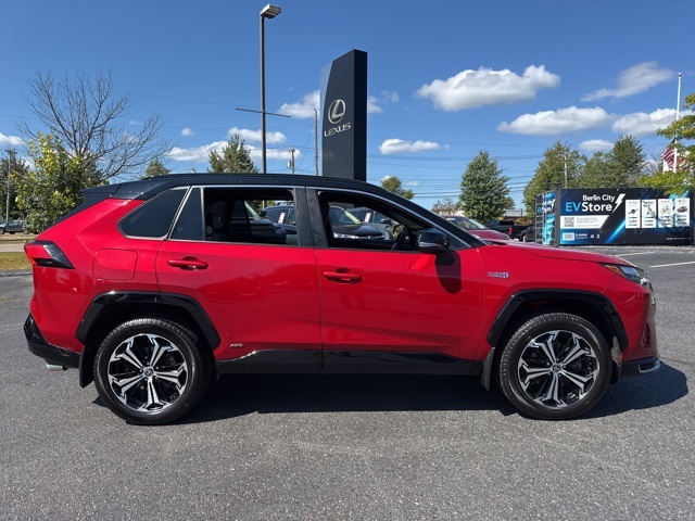 2022 Toyota RAV4 Prime XSE photo 2