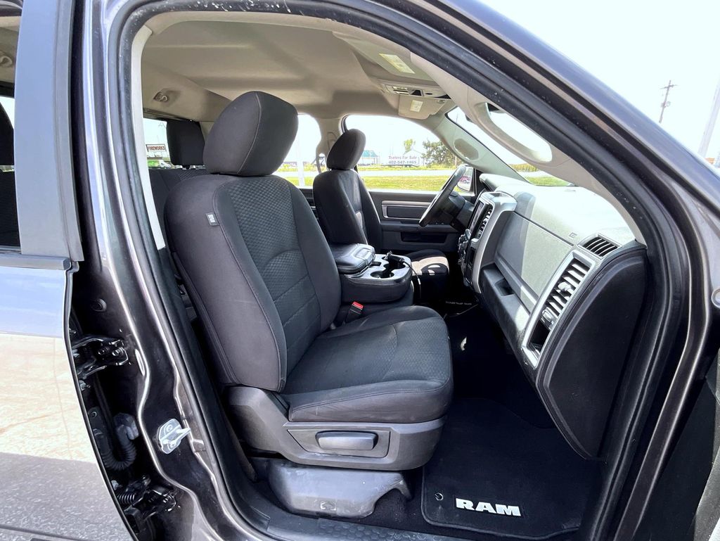 2019 Ram 1500 Classic Warlock photo 16